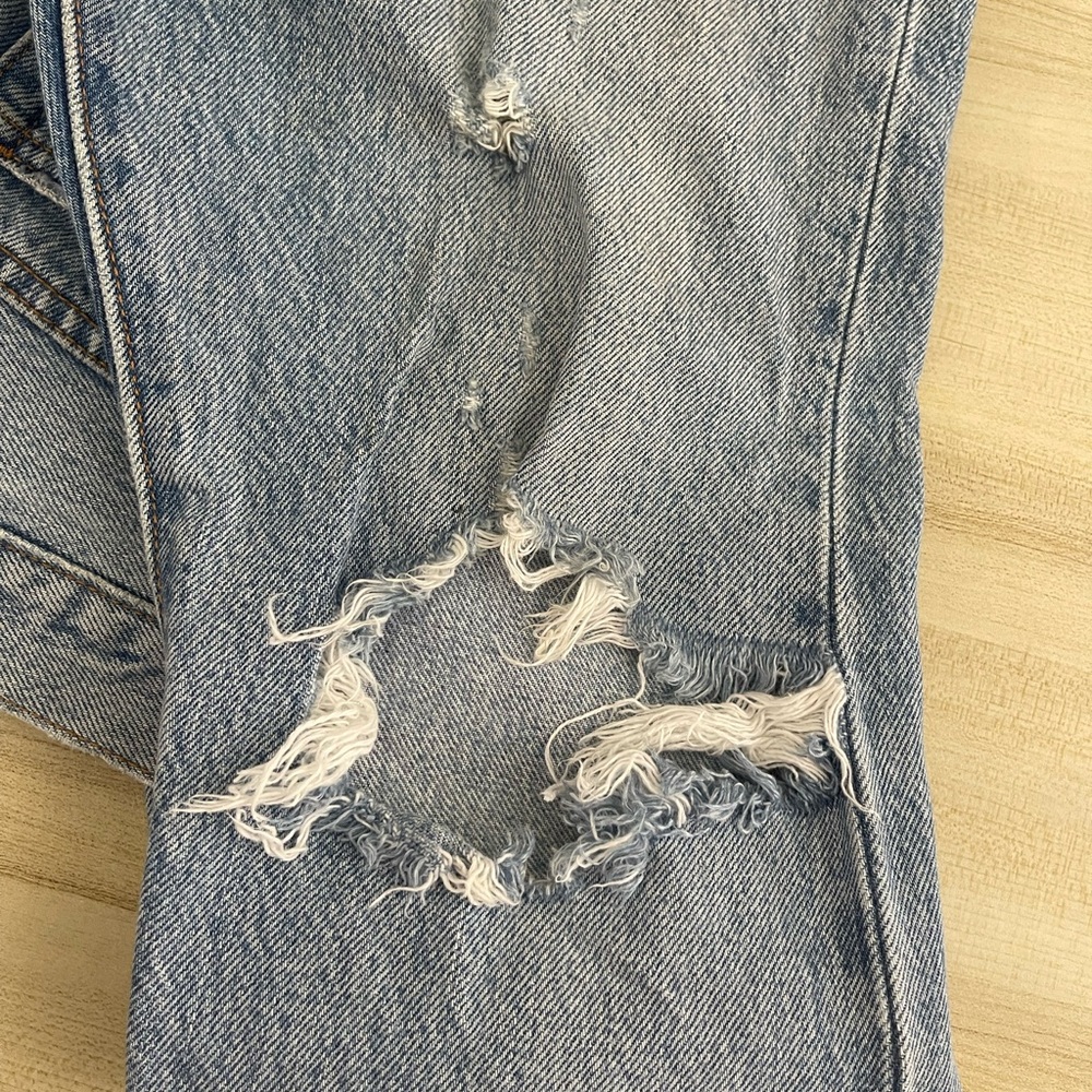 Light Washed 501s Levi’s Button Fly Distressed De… - image 3